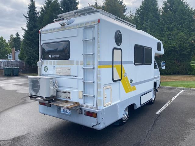 1992 Mitsubishi Delica JDM car for sale — photo 5 of 10