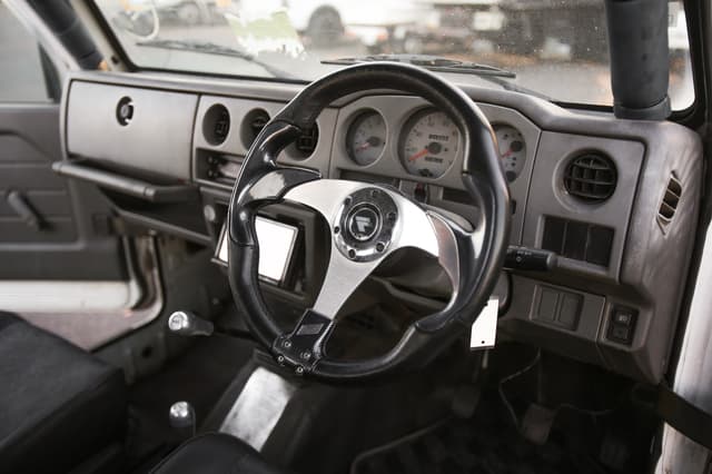 1998 Suzuki Jimny JDM car for sale — photo 7 of 10