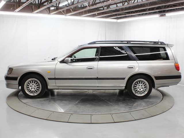 1997 Nissan Stagea JDM car for sale — photo 4 of 25