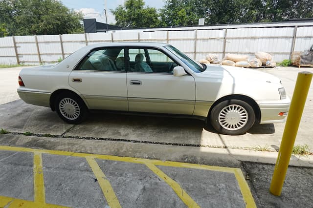1995 Toyota Crown JDM car for sale — photo 7 of 14