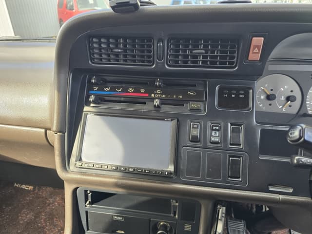 1996 Toyota HiAce JDM car for sale — photo 17 of 25