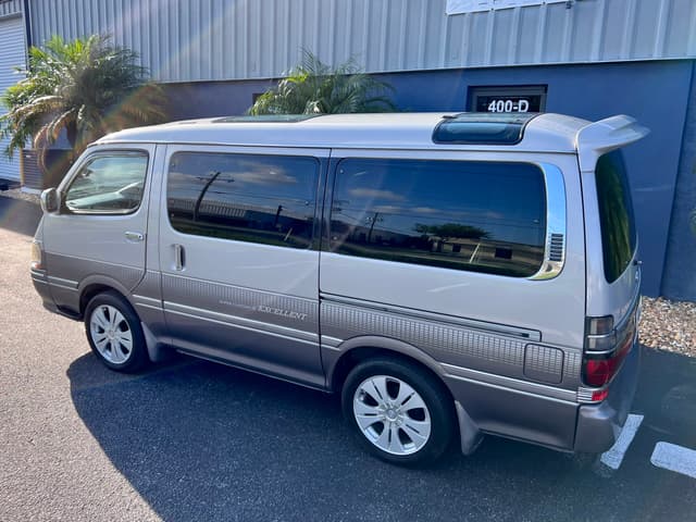 1996 Toyota HiAce JDM car for sale — photo 5 of 22