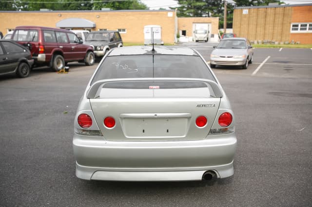 1998 Toyota Altezza JDM car for sale — photo 17 of 25