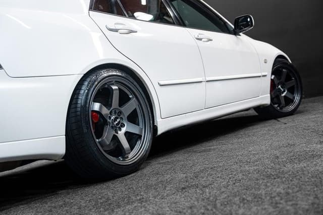 2001 Toyota Altezza JDM car for sale — photo 16 of 19