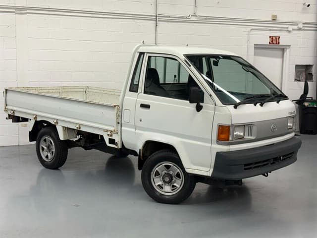 1996 Toyota Townace JDM car for sale — photo 2 of 25