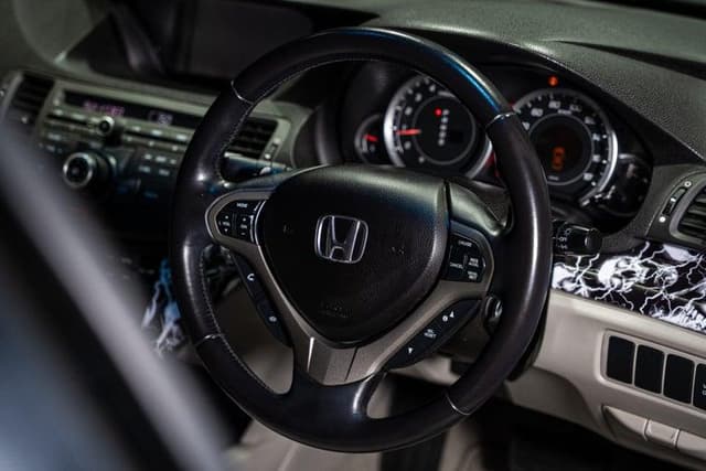 2010 Honda Accord JDM car for sale — photo 12 of 14