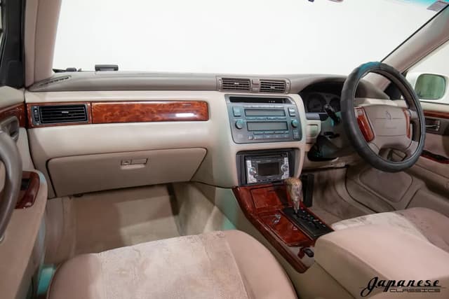 2001 Toyota Crown JDM car for sale — photo 9 of 25