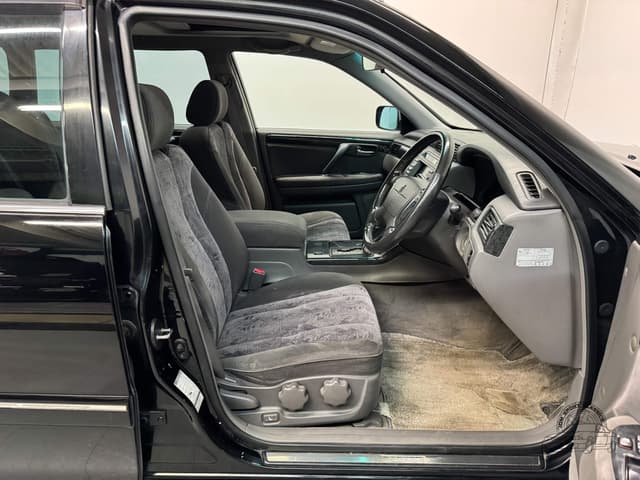 2000 Toyota Crown JDM car for sale — photo 24 of 25