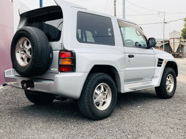 1997 Mitsubishi Pajero JDM car for sale — photo 4 of 10