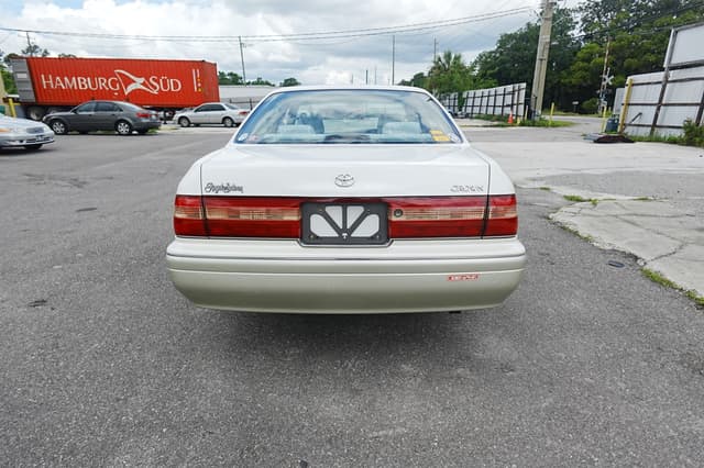 1995 Toyota Crown JDM car for sale — photo 3 of 15
