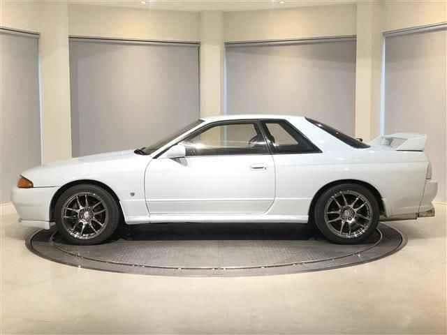1993 Nissan Skyline JDM car for sale — photo 8 of 25