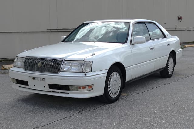 1998 Toyota Crown JDM car for sale — photo 10 of 17