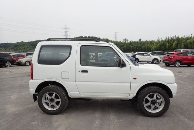 1999 Suzuki Jimny JDM car for sale — photo 6 of 25