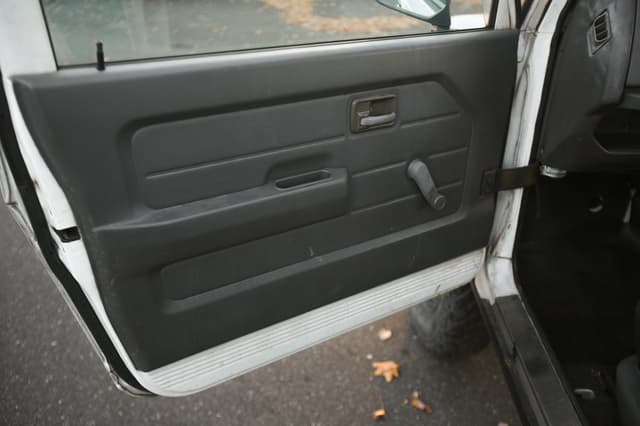 1998 Suzuki Jimny JDM car for sale — photo 5 of 10