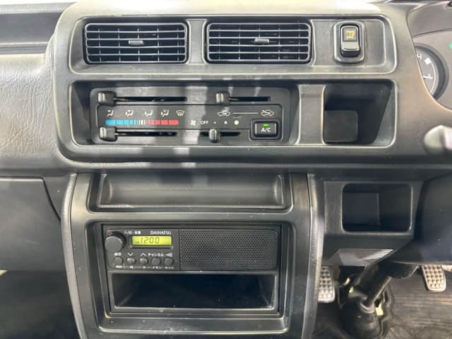 2000 Daihatsu Hijet JDM car for sale — photo 10 of 25
