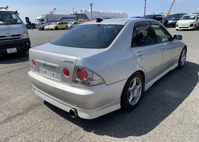 1999 Toyota Altezza JDM car for sale — photo 3 of 24