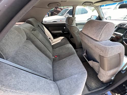 1997 Nissan Gloria JDM car for sale — photo 6 of 7