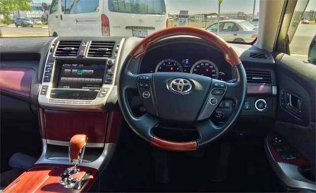 2012 Toyota Majesta JDM car for sale — photo 17 of 19