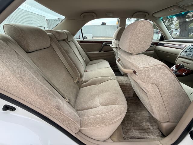 2000 Toyota Crown JDM car for sale — photo 15 of 21
