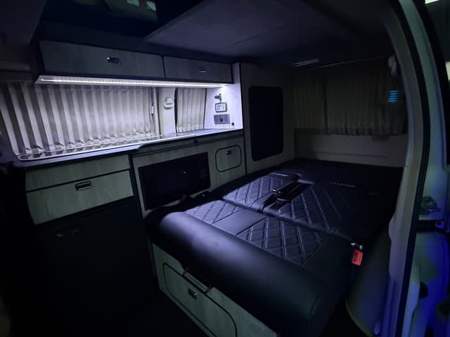 2007 Nissan Elgrand JDM car for sale — photo 13 of 25