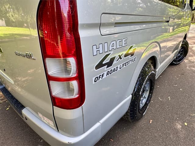 2007 Toyota HiAce JDM car for sale — photo 10 of 23