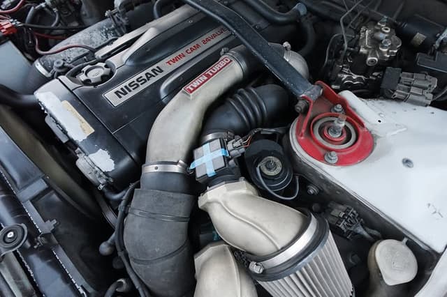 1992 Nissan Skyline JDM car for sale — photo 6 of 18