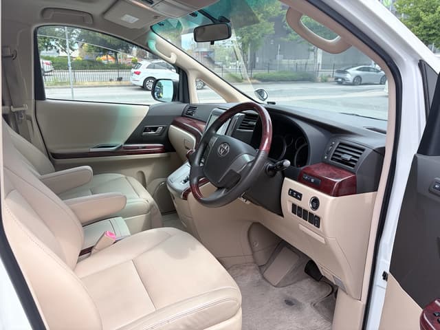 2009 Toyota Vellfire JDM car for sale — photo 15 of 19