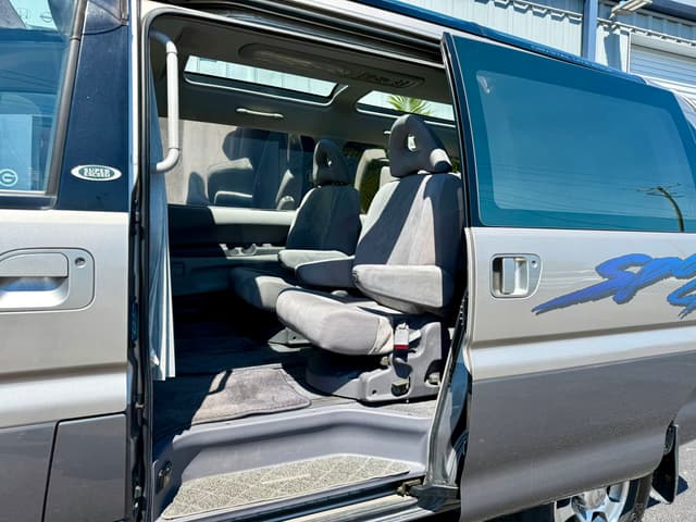 1998 Mitsubishi Delica JDM car for sale — photo 17 of 23