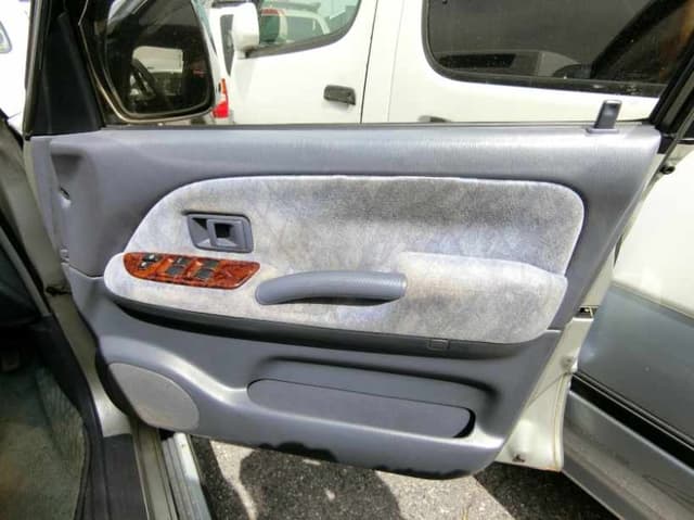 2001 Toyota Land Cruiser Prado JDM car for sale — photo 13 of 21
