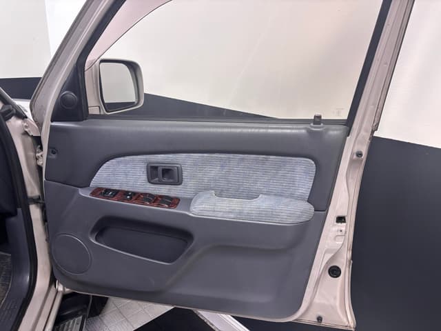 1997 Toyota Hilux Surf JDM car for sale — photo 16 of 25