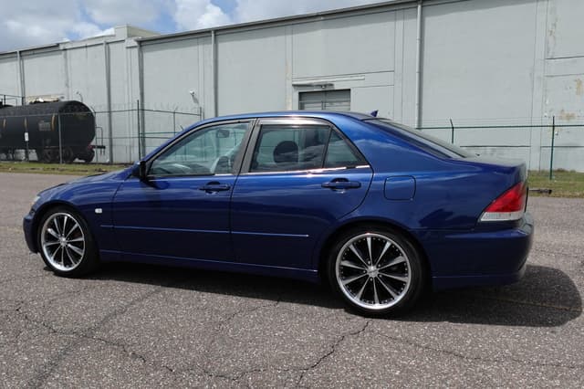 1998 Toyota Altezza JDM car for sale — photo 14 of 19