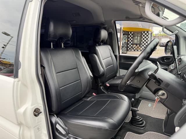 2004 Mitsubishi Delica JDM car for sale — photo 8 of 17