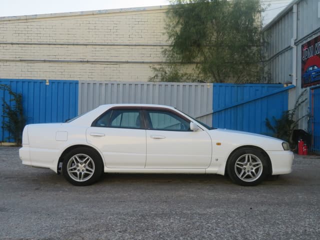 2000 Nissan Skyline JDM car for sale — photo 10 of 22