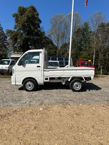 2001 Daihatsu Hijet JDM car for sale — photo 13 of 25