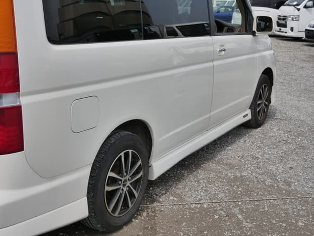2001 Honda Stepwagon JDM car for sale — photo 17 of 25