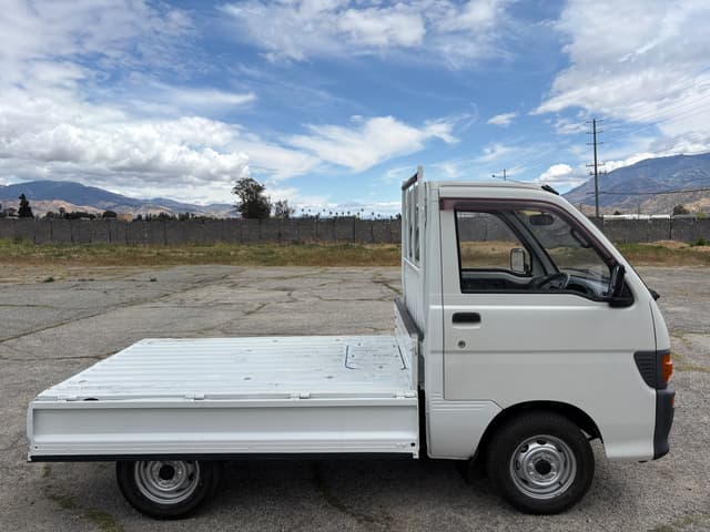 1995 Daihatsu Hijet JDM car for sale — photo 12 of 25
