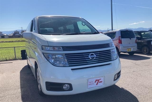 2003 Nissan Elgrand JDM car for sale — photo 3 of 25