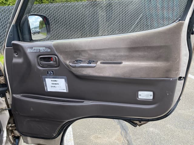 1996 Toyota HiAce JDM car for sale — photo 14 of 24