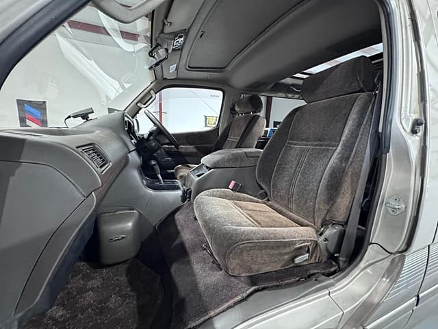 1995 Toyota HiAce JDM car for sale — photo 13 of 25