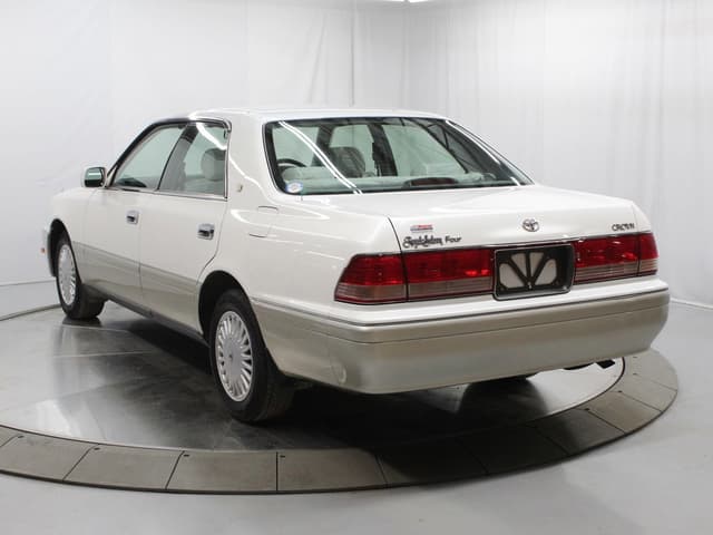1997 Toyota Crown JDM car for sale — photo 5 of 25
