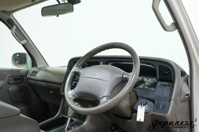 1998 Toyota HiAce JDM car for sale — photo 12 of 25