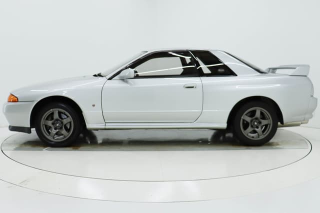 1991 Nissan Skyline JDM car for sale — photo 7 of 10
