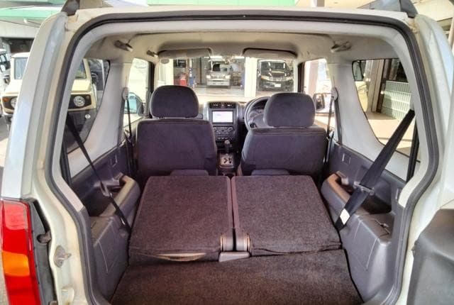 2008 Suzuki Jimny JDM car for sale — photo 21 of 25