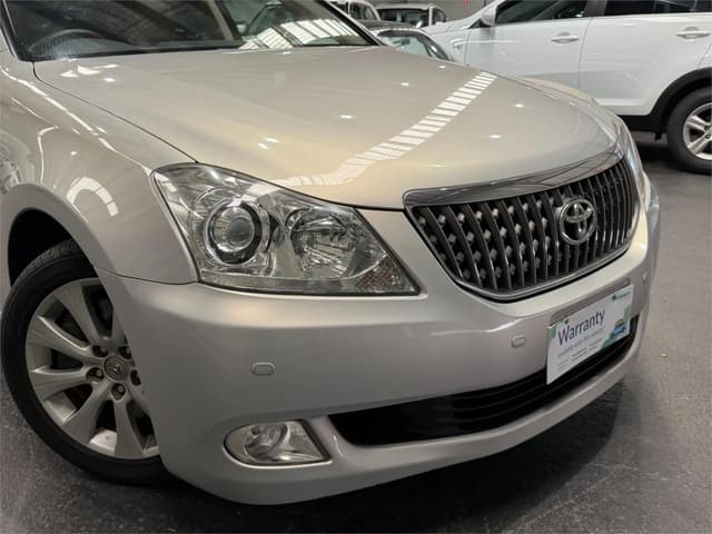 2010 Toyota Crown JDM car for sale — photo 8 of 25