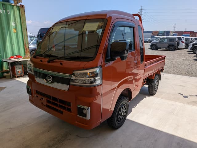 2025 Daihatsu Hijet JDM car for sale — photo 2 of 4