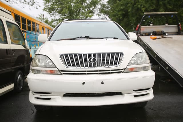 1998 Toyota Harrier JDM car for sale — photo 2 of 13