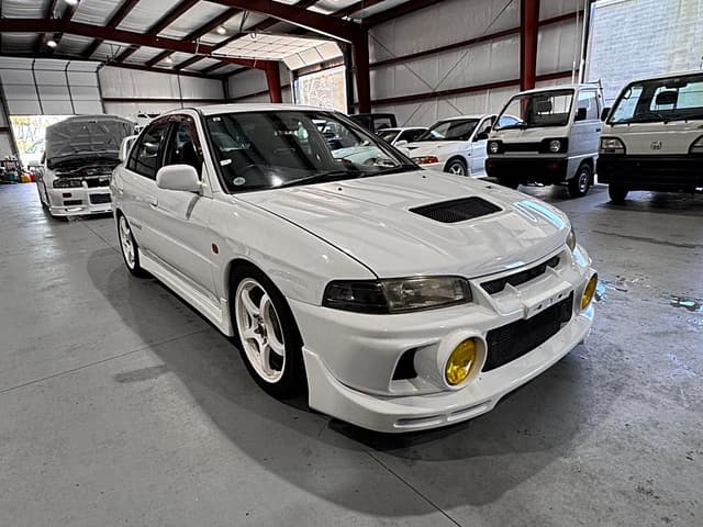 1997 Mitsubishi Lancer Evolution JDM car for sale — photo 8 of 10