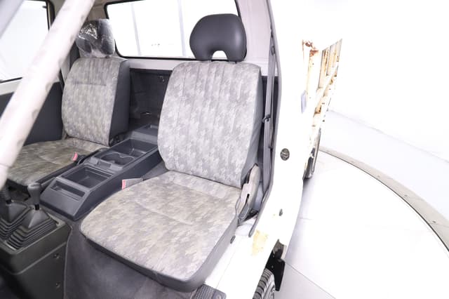 1997 Mitsubishi Delica JDM car for sale — photo 17 of 25