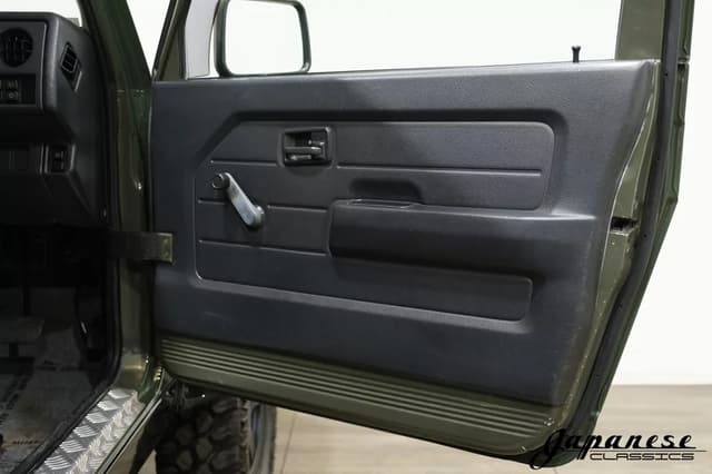 1996 Suzuki Jimny JDM car for sale — photo 24 of 25