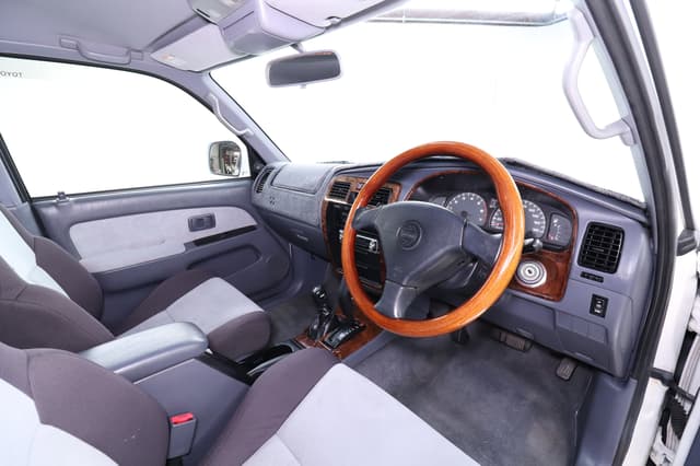 1999 Toyota Hilux Surf JDM car for sale — photo 9 of 25